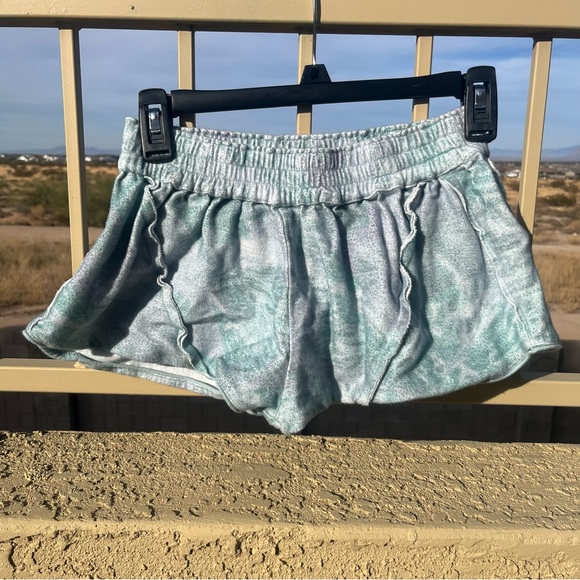 Urban Outfitters Dolphin Shorts - Picture 5 of 6